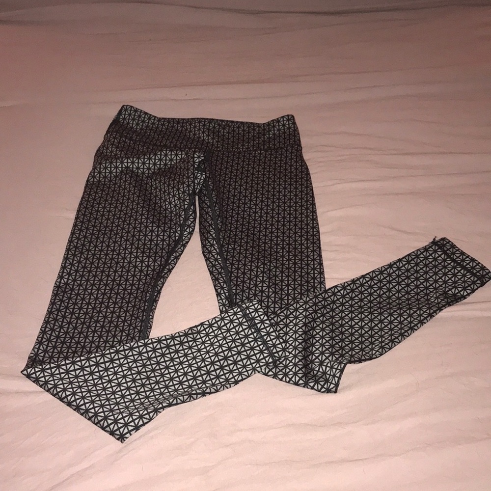 Lululemon sz 4 legging.